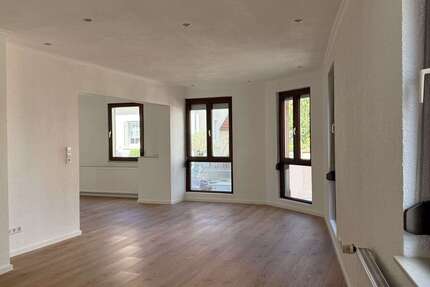 Haus Wörth - 4 Zimmer, 128 m&sup2;, 1.100&euro; | Angebot:27362988