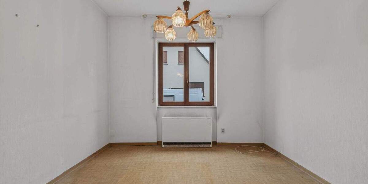 Mehrfamilienhaus, Wohnhaus Linkenheim-Hochstetten Linkenheim - 6 Zimmer, 199 m&sup2;, 549.000&euro; | Angebot:25771475