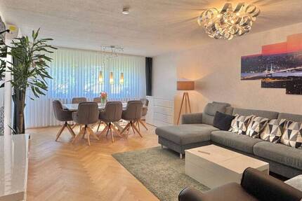 Moderne, helle Eigentumswohnung mit zwei Balkonen in Oberderdingen - stilvoll wohnen in bester Lage 4 zimmer