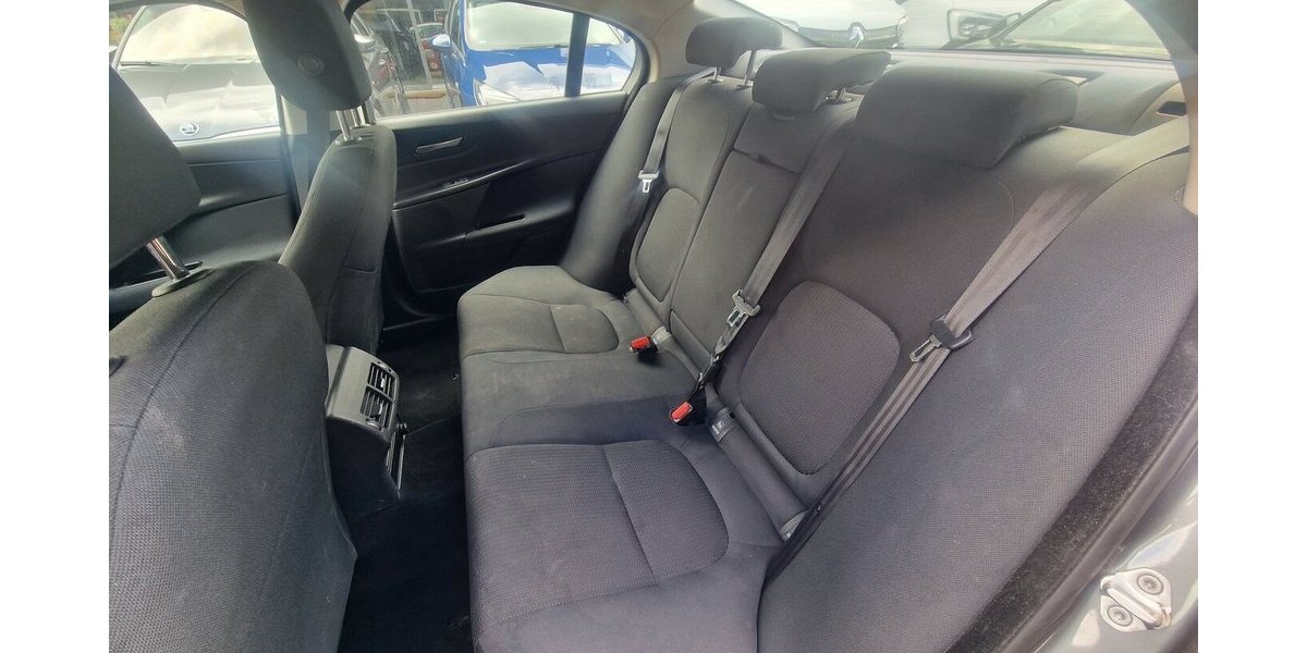 Jaguar XE Pure Klima Navi Kamera 225.000 km 7.998 &euro; Landau 76829