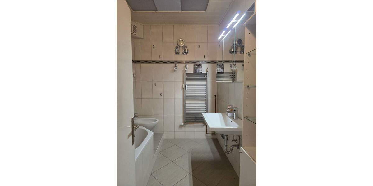 Etagenwohnung Pforzheim Oststadt - 4 Zimmer, 170 m&sup2;, 1.700&euro; | Angebot:23588934