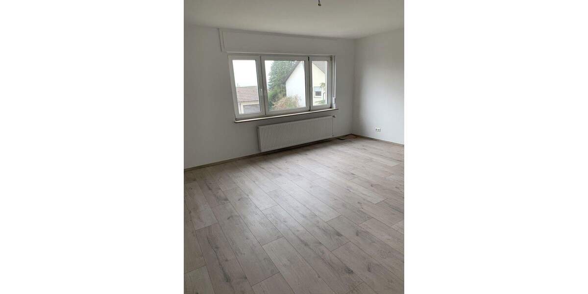 Etagenwohnung Bruchsal - 3 Zimmer, 100 m&sup2;, 1.220&euro; | Angebot:25805634