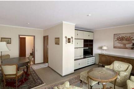 Baden-Baden, sehr gut geschnittene Zwei-Zimmer-Wohnung mit Balkon, Aufzug & TG-Stellplatz! 2 zimmer