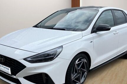 Hyundai i30 17.885 km 24.290 &euro; Landau 76829