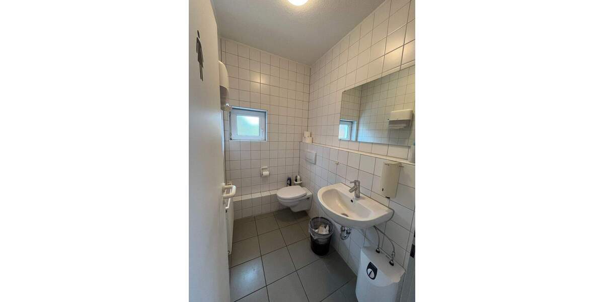 Einfamilienhaus Karlsruhe Neureut - 1.950&euro; | Angebot:24460397