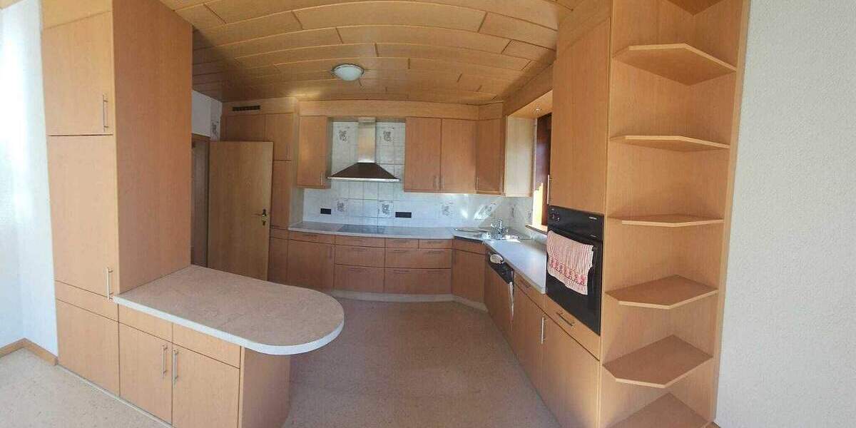 ***Gepflegtes Einfamilienhaus mit großer WerkstattGarage zu verkaufen!*** 5 zimmer