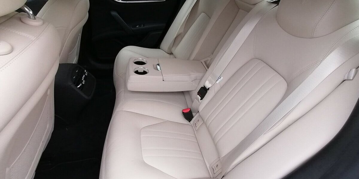 Maserati Ghibli 3.0 D Leder Klimaautomatik Leder BI-XENON 39.000 km 39.899 &euro; Landau 76829