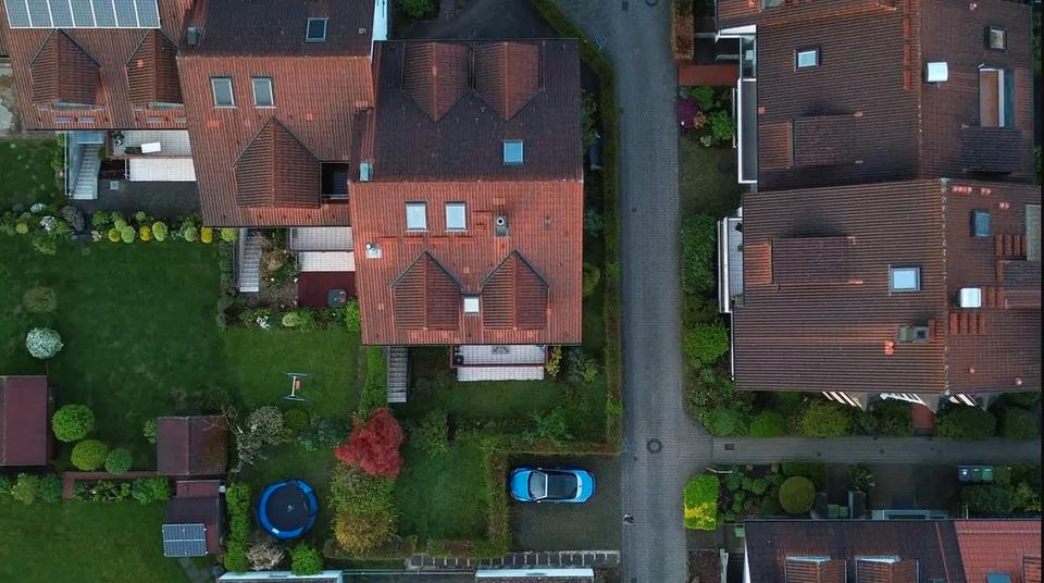 Dachgeschoßwohnung Ettlingen - 4.5 Zimmer, 104 m&sup2;, 365.000&euro; | Angebot:26858225