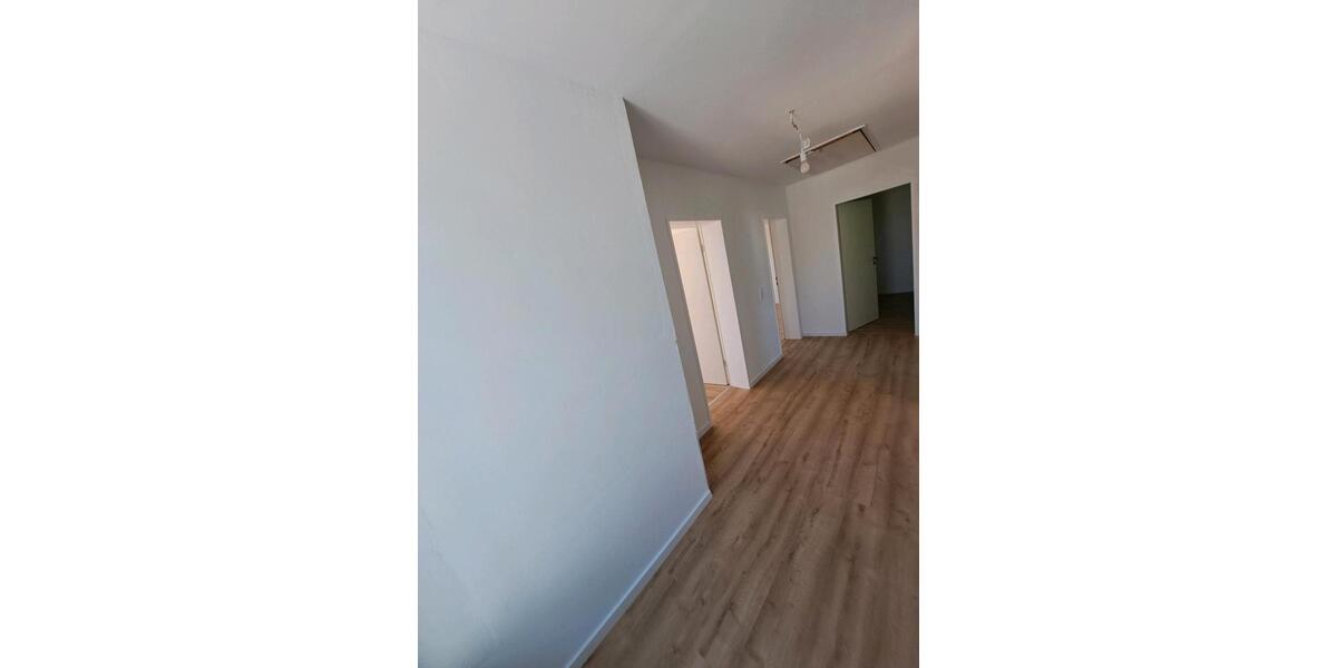 Bungalow Landau in der Pfalz - 8 Zimmer, 219 m&sup2;, 2.490&euro; | Angebot:26445773