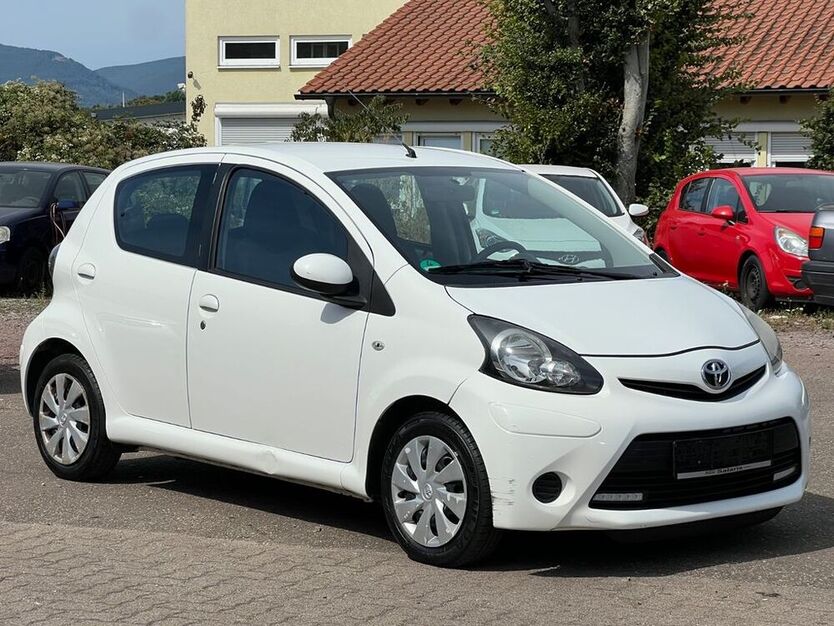 Aygo (X)