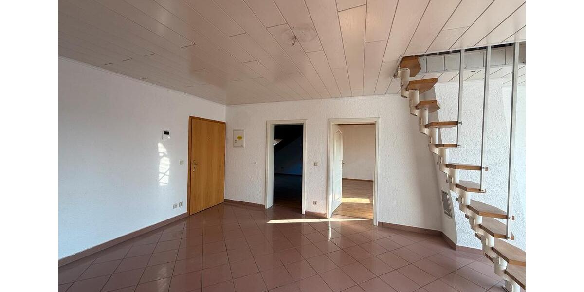 Etagenwohnung Karlsruhe Hagsfeld - 5 Zimmer, 110 m&sup2;, 1.500&euro; | Angebot:25783455