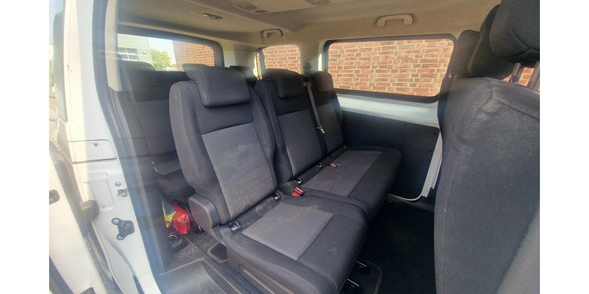 Opel Vivaro M 9 Sitzer Klima 59.000 km 27.998 &euro; Landau 76829