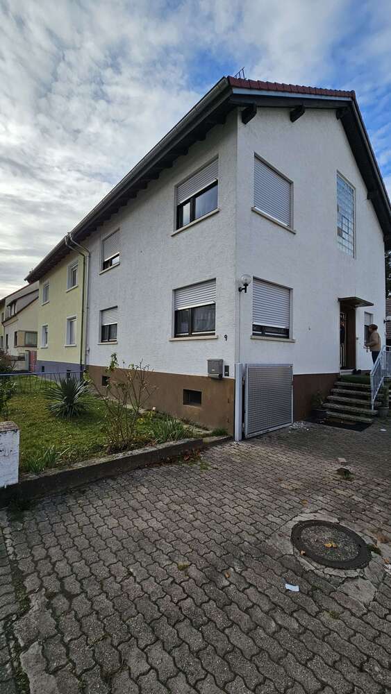 Haus zum Kaufen in Stutensee-Spöck 550.000 € 163 m²