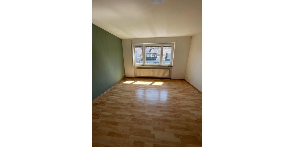 Etagenwohnung Pforzheim - 3 Zimmer, 76 m&sup2;, 780&euro; | Angebot:25750763