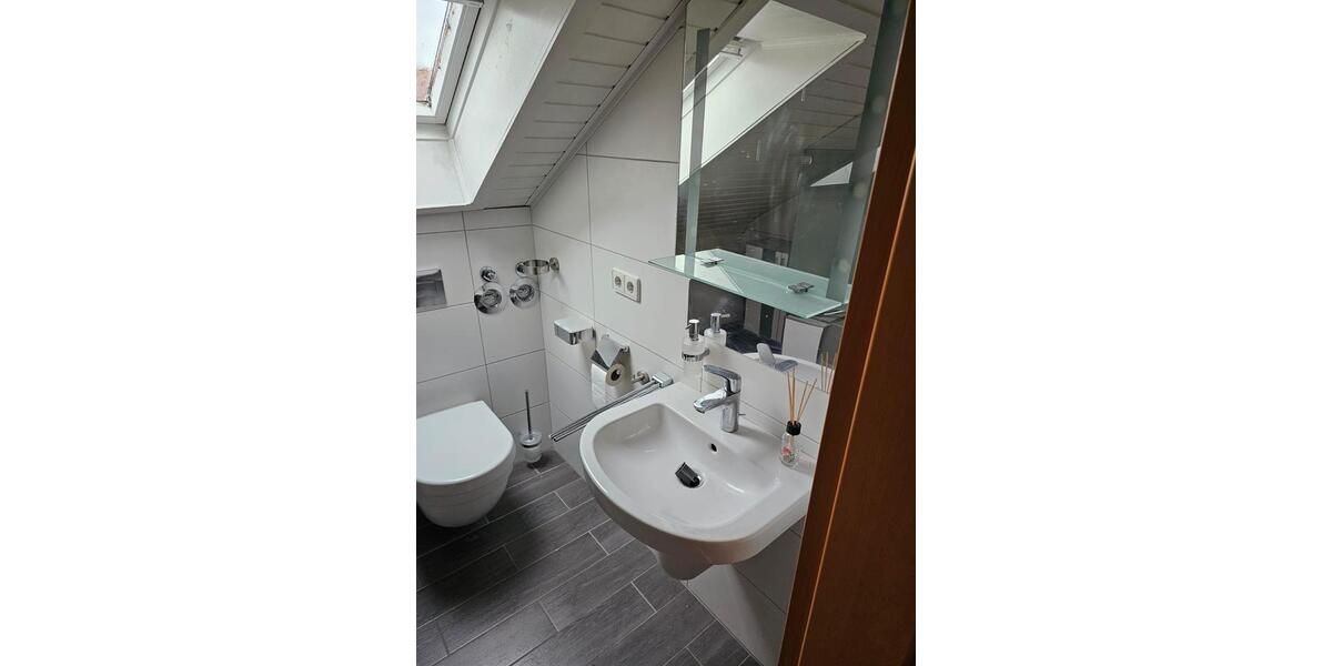 Dachgeschoßwohnung Karlsruhe Knielingen - 3 Zimmer, 65 m&sup2;, 800&euro; | Angebot:26023513