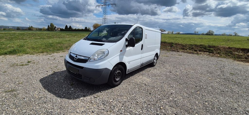 Opel Vivaro 184.000 km 7.580 &euro; Pforzheim 75179