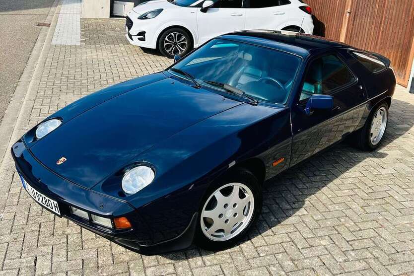 928