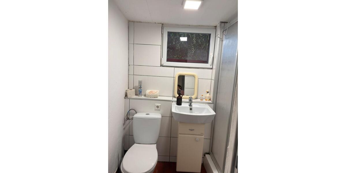 2 Zimmer Wohnung (nicht für Familie geeignet ) 2 zimmer