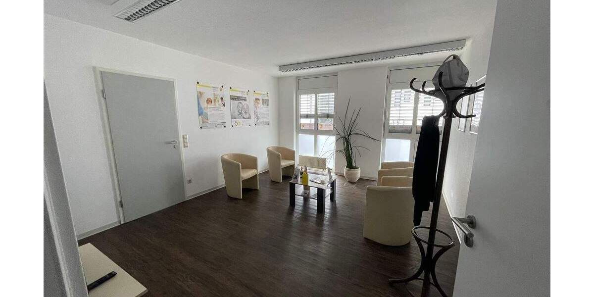 Bürofläche in zentraler Lage, 4-5 separate Büroräume + großer Empfangsbereich etc... 7 zimmer