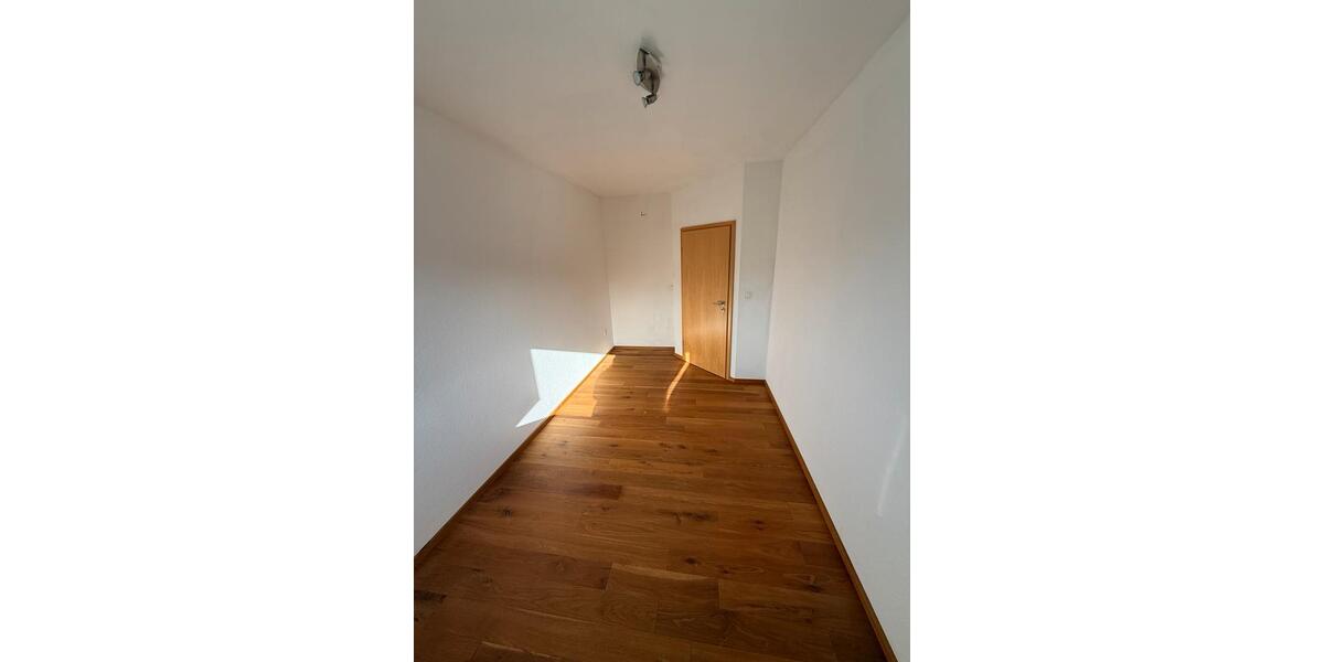 Etagenwohnung Hatzenbühl - 4 Zimmer, 130 m&sup2;, 1.100&euro; | Angebot:25415292