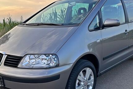 Seat Alhambra 40.000 km 14.400 &euro; Karlsbad 76307