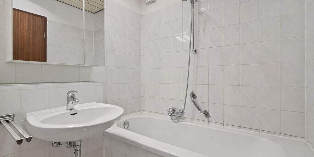 Etagenwohnung Karlsruhe Oststadt - 2 Zimmer, 75 m&sup2;, 299.000&euro; | Angebot:25680961