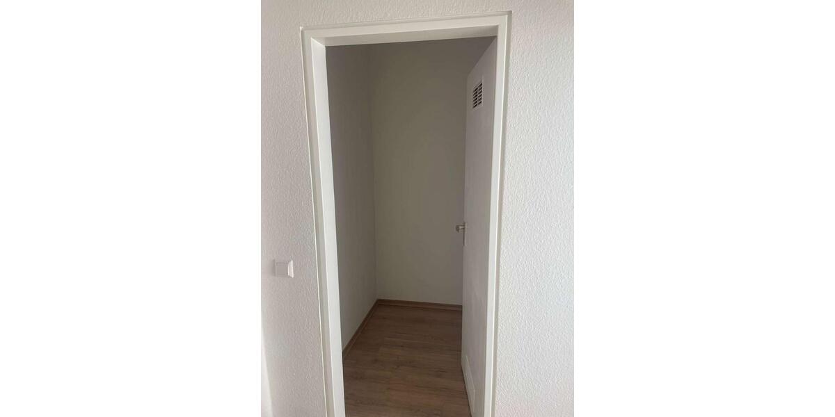 Etagenwohnung Karlsruhe Wettersbach - 4 Zimmer, 126 m&sup2;, 1.225&euro; | Angebot:25783076