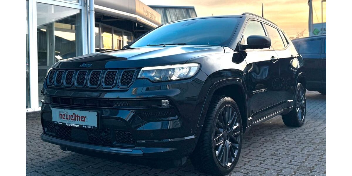 Jeep Compass 42.200 km 23.690 &euro; Karlsruhe 76185