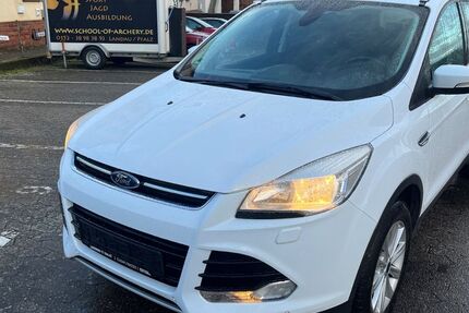 Ford Kuga 121.656 km 6.999 &euro; Landau 76829