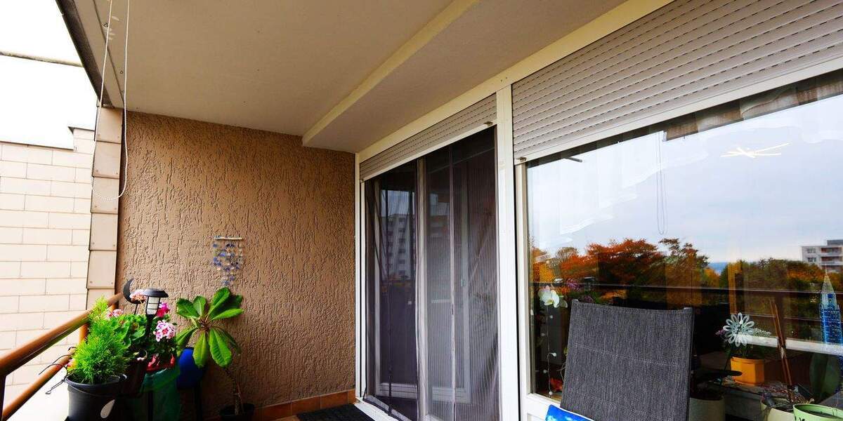 Hochwertig sanierte 3 Zimmer Wohnung mit Balkon und TG-Stellplatz in Pforzheim 3 zimmer