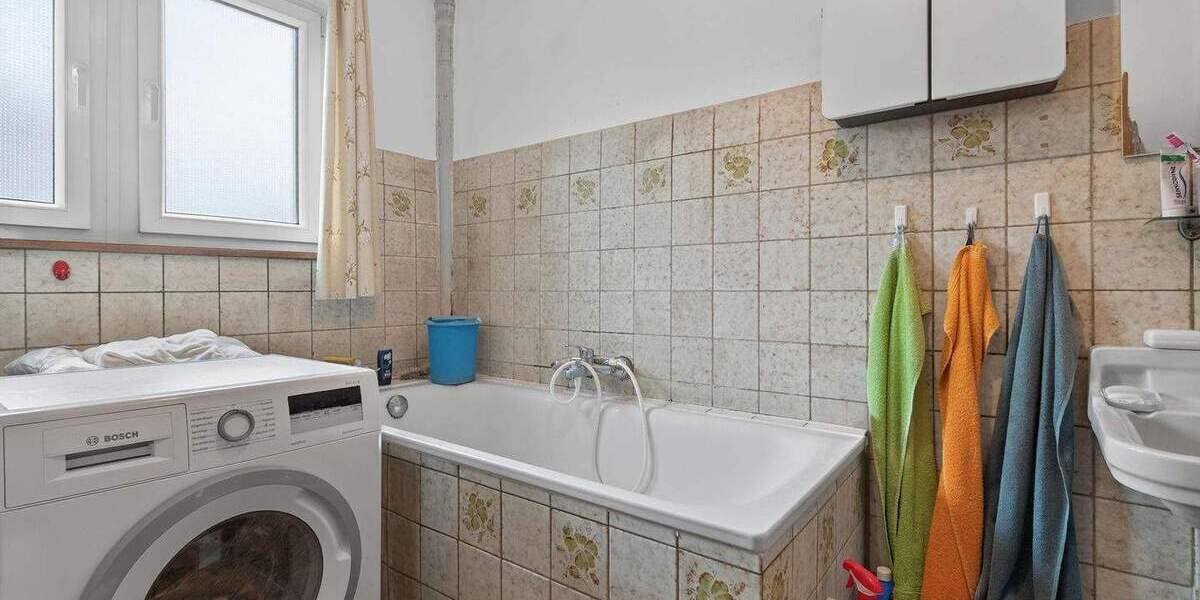 Seltene Gelegenheit: Dreifamilienhaus mit viel Platz und Potenzial in Ettlingen-Spessart 1 zimmer