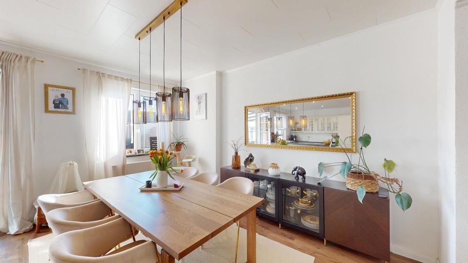Erdgeschoßwohnung Kraichtal - 6 Zimmer, 208 m&sup2;, 385.000&euro; | Angebot:27120859