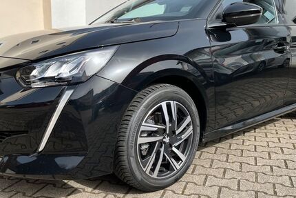 Peugeot 208 32.890 km 14.350 &euro; Pfinztal 76327