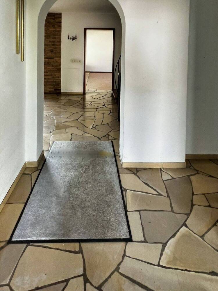 Großzügiges Einfamilienhaus mit Potenzial in ruhiger Lage