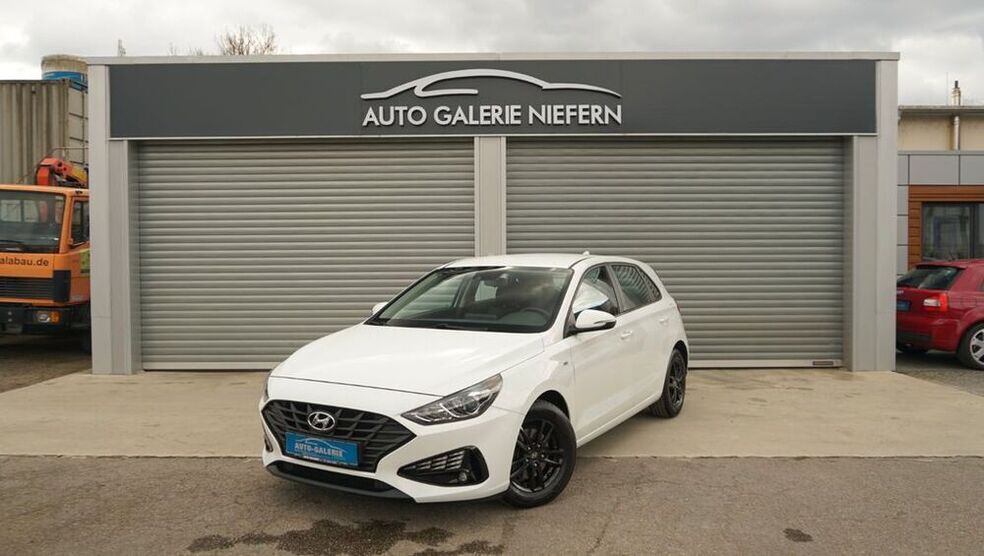 i30