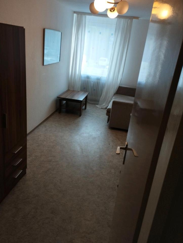 Möbeliertes Zimmer 13m2 zu vermieten zimmer