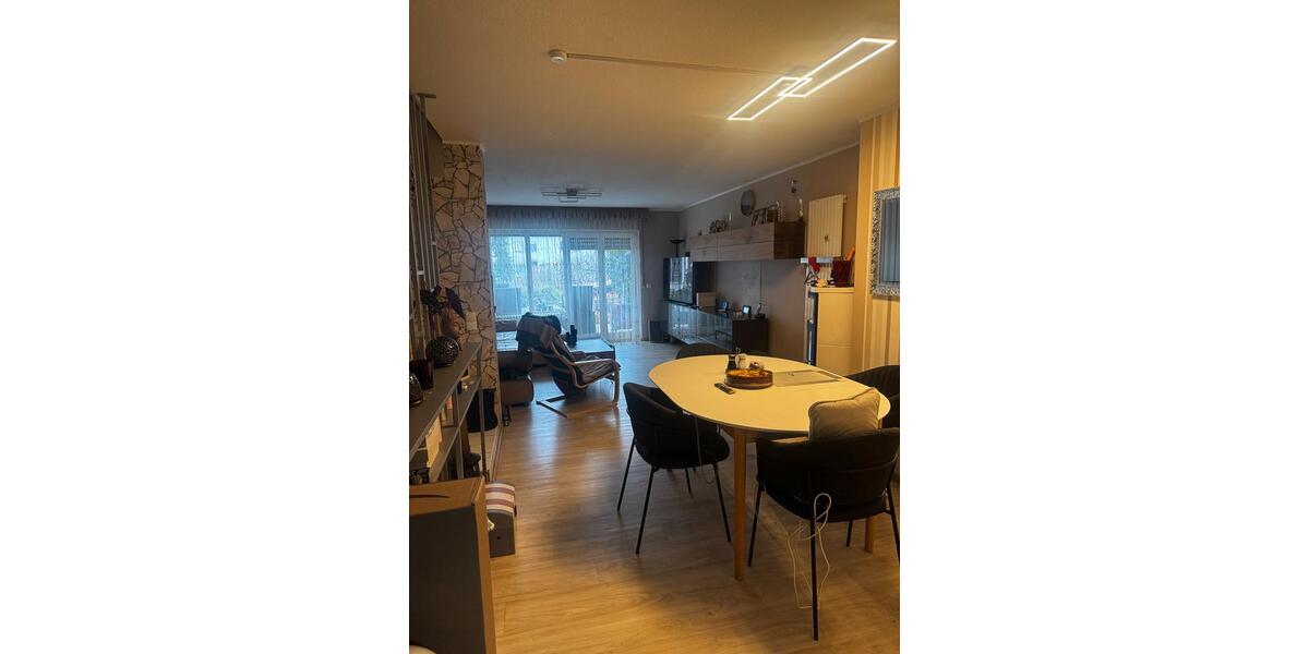 3-Zimmer Maisonette mit eigenem Eingang, Terrasse, Balkon und TG 3 zimmer