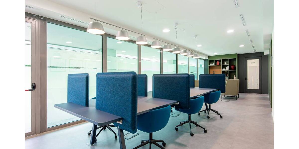 Buchen Sie einen reservierten Coworking-Arbeitsplatz oder Hot Desk in Regus KARLSRUHE, Rondellplatz zimmer