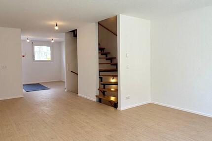 Neuwertiges Reihenhaus mit 5-Zimmern! 5 zimmer