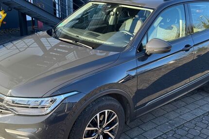 VW Tiguan 59.998 km 21.700 &euro; Eggenstein 76344