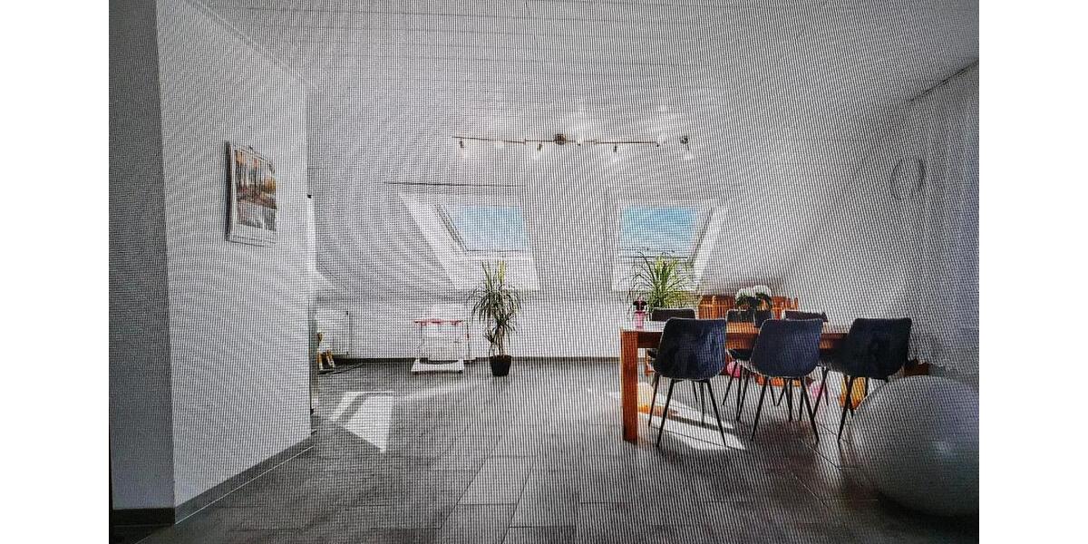 Helle 4,5 Zimmer DG Wohnung zimmer