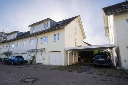 Familienfreundliches Reihenendhaus mit Garage und Carport - zentral gelegen 4 zimmer