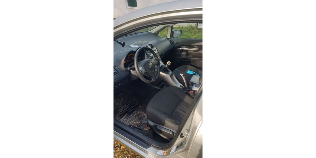 Toyota Auris 263.694 km 1.500 &euro; Rülzheim 76761