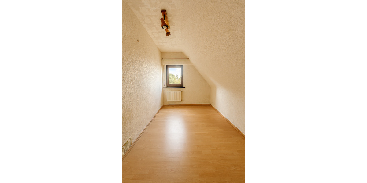 Raum für Ideen: Doppelhaushälfte mit Bauplatz, großem Garten und Garage 5 zimmer