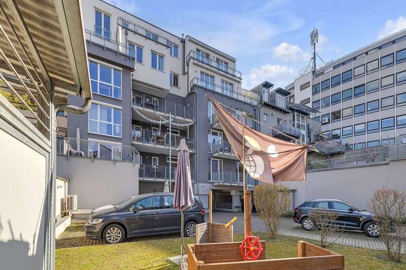 Wohnung zum Kaufen in Karlsruhe 998.000 € 163.85 m²
