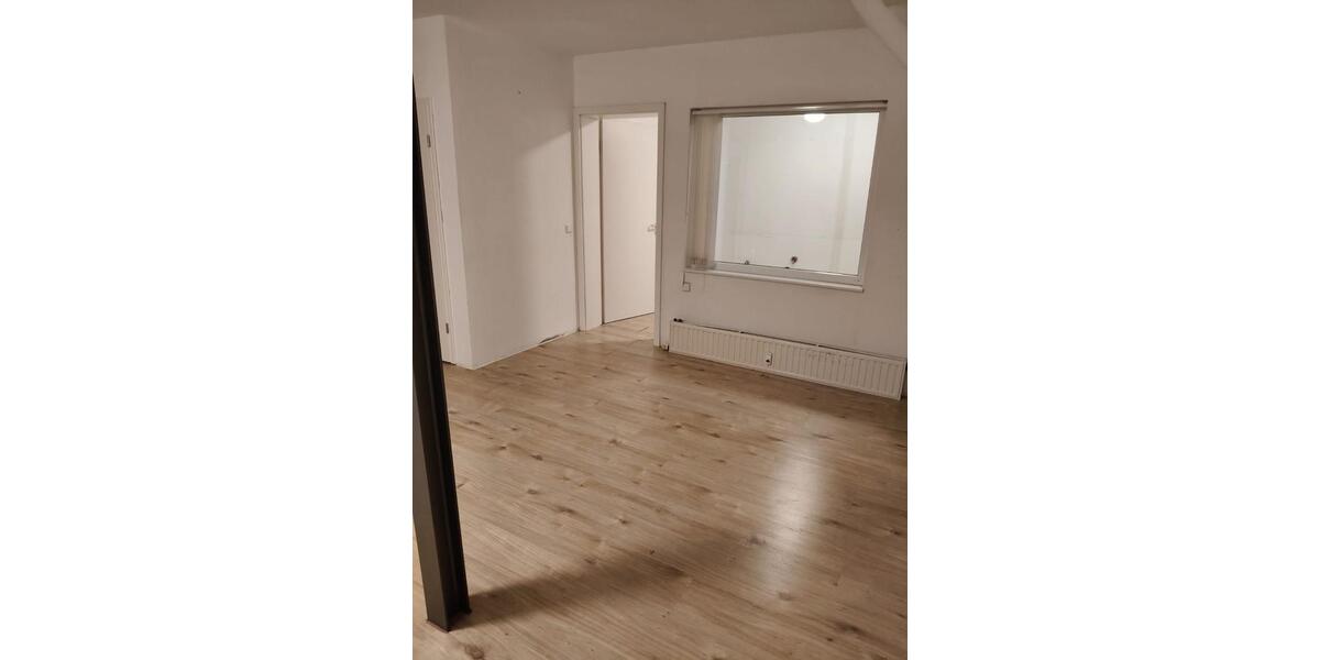 Etagenwohnung Weingarten (Baden) - 2 Zimmer, 70 m&sup2;, 900&euro; | Angebot:24444717
