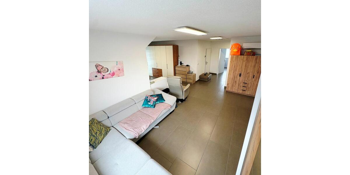 Etagenwohnung Wörth am Rhein - 5 Zimmer, 198 m&sup2;, 1.980&euro; | Angebot:26700500