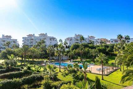 Wohnung zum Kaufen in Estepona 530.000 € 121 m²