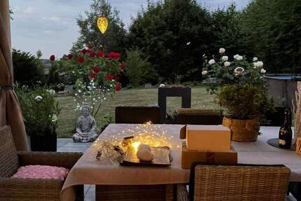 Exklusives Dreifamilienhaus von 2011 mit Wärmepumpe, Solar & 1.510 qm Grundstück 9 zimmer