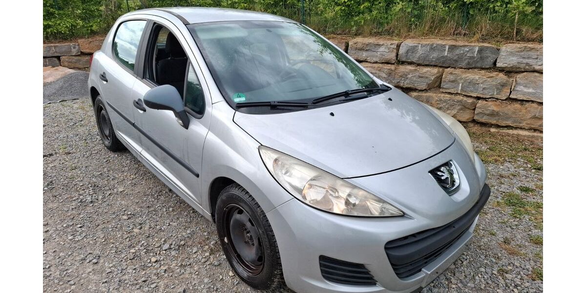 Peugeot 207 143.000 km 1.800 &euro; Knittlingen 75438